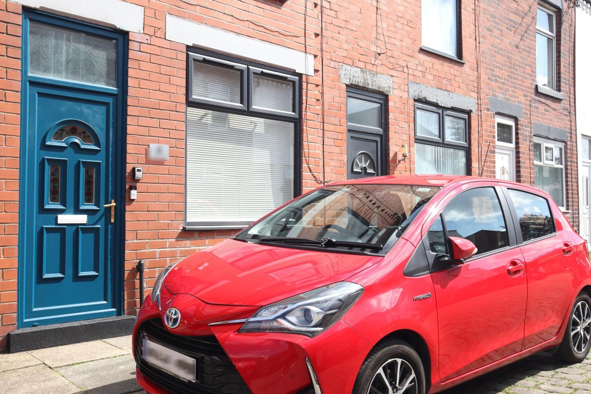2-Bedroom, Free Parking, High Speed Wi-Fi, Swinton Manchester Kültér fotó