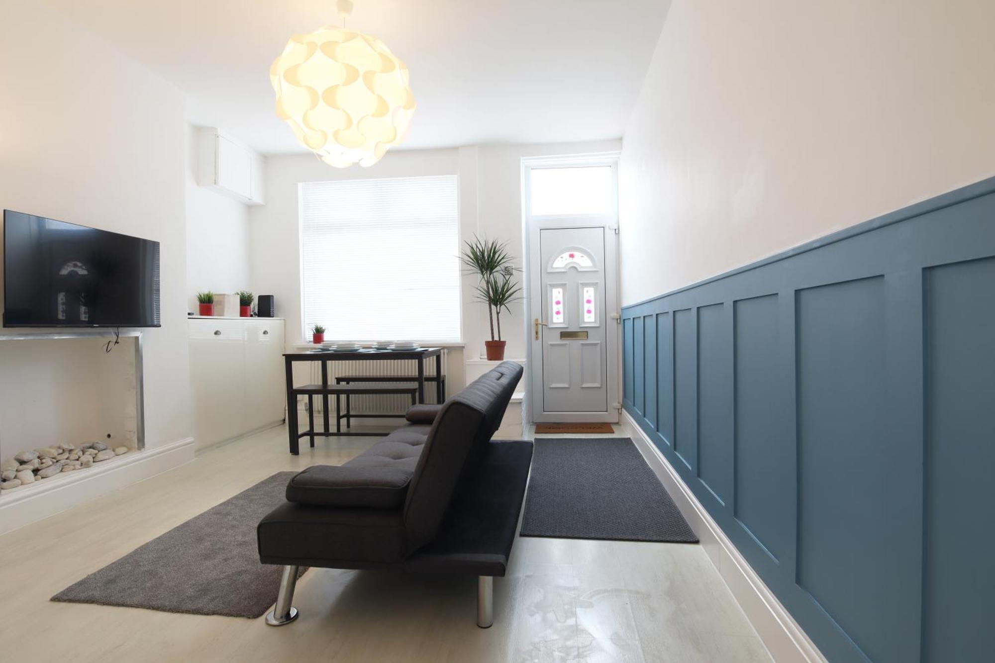 2-Bedroom, Free Parking, High Speed Wi-Fi, Swinton Manchester Kültér fotó